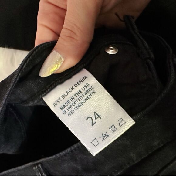 ɢᴜᴄ ᴍᴀᴅᴇ ɪɴ ᴜꜱᴀ ʜɪɢʜ-ᴡᴀɪꜱᴛ “ᴊᴜꜱᴛ ʙʟᴀᴄᴋ ᴅᴇɴɪᴍ” ᴅɪꜱᴛʀᴇꜱꜱᴇᴅ ꜰᴀᴅᴇᴅ ᴄʀᴏᴘᴘᴇᴅ ᴊᴇᴀɴꜱ - Picture 8 of 13